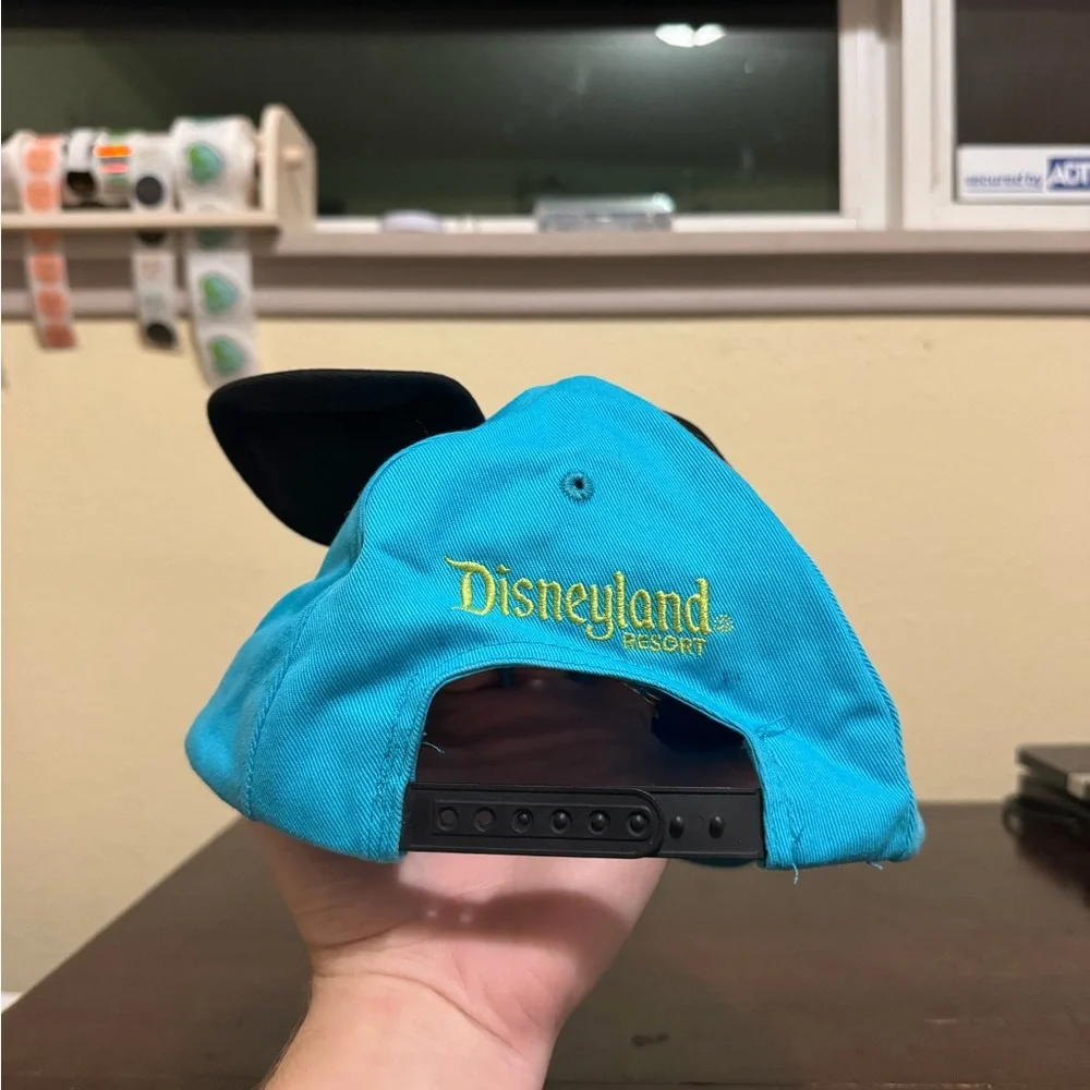 Disneyland Resorts Mickey Mouse Hat With Sunglass Holder - Toddler Adj.  Size
